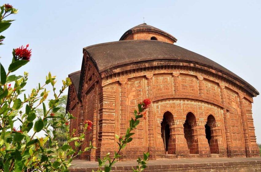  How to spend a weekend in Bishnupur? Temples, Baluchari saree shopping and more!